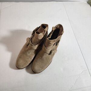 Cole Haan Grand OS Women’s Suede Beige Buckle Detail Heeled Ankle Booties Sz 7.5